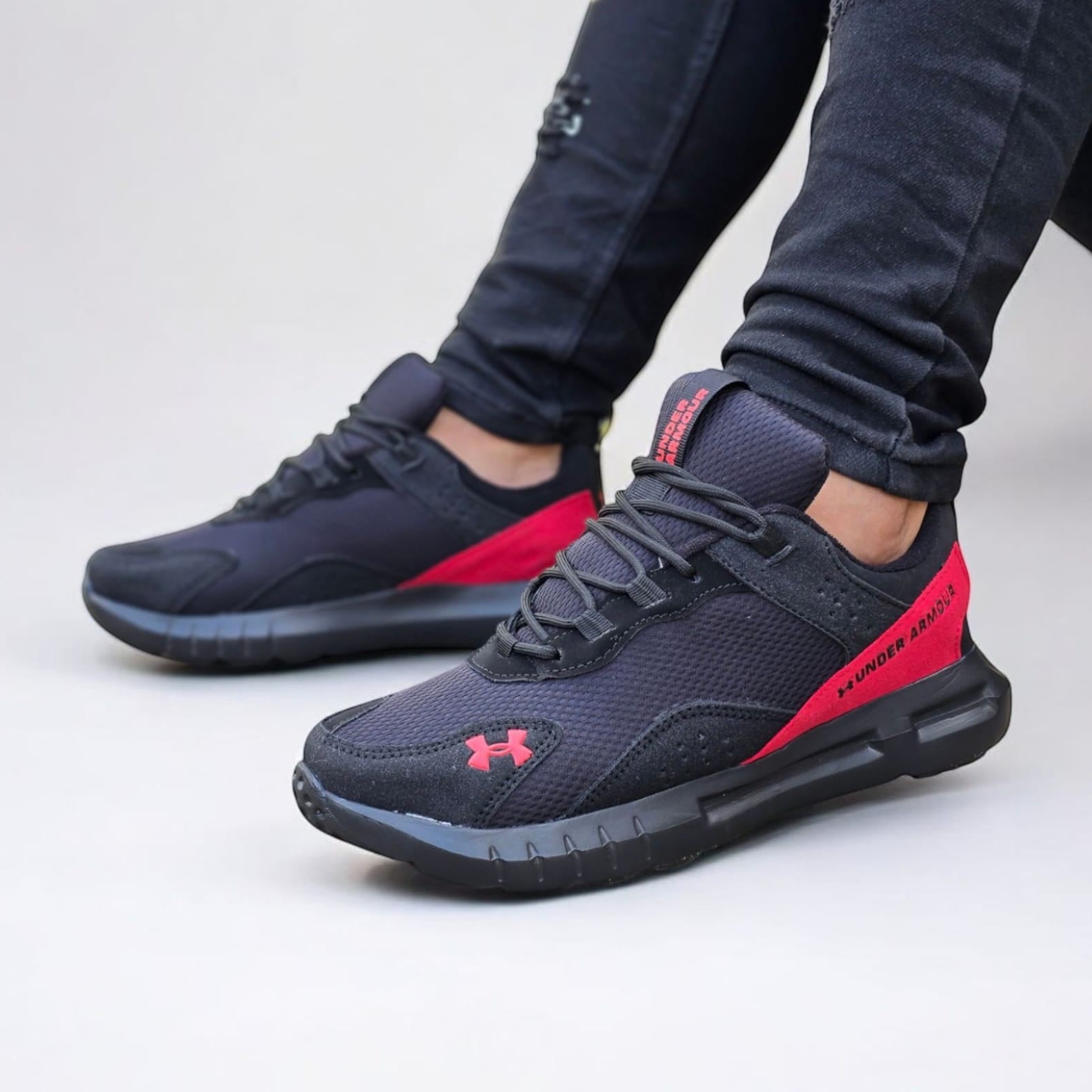 Zapatos Under Armour +Regalo de 3 Pares de Medias