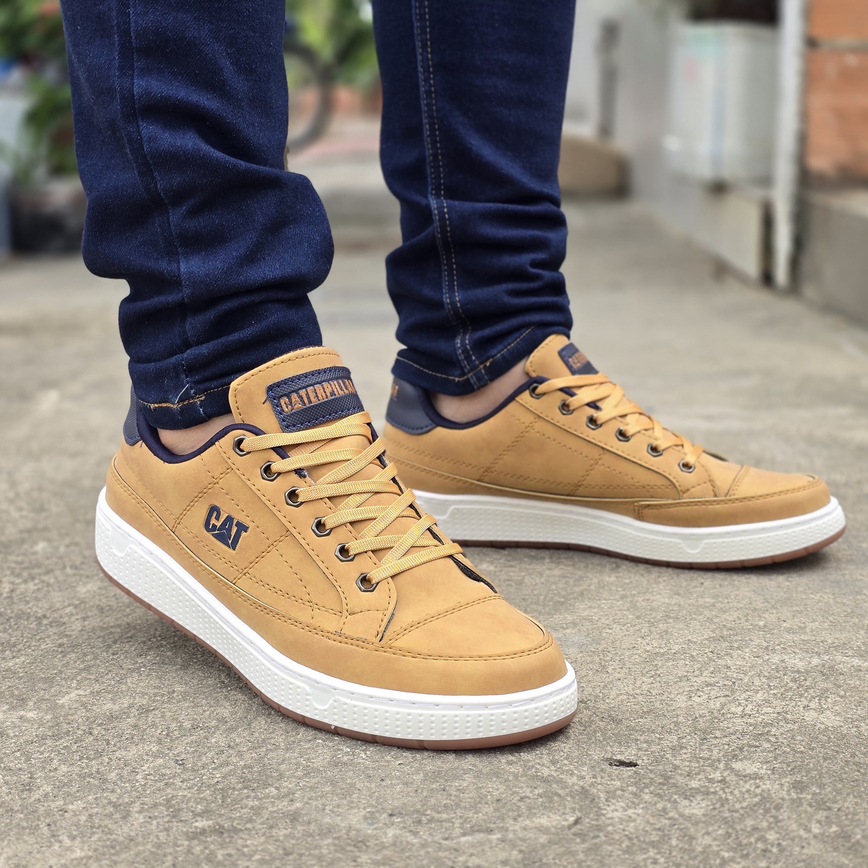 TENIS CASUAL CAT 100% COSIDO